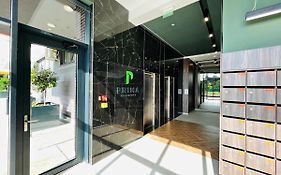 The Palm 1 Apartment - Family Friendly, Parking, Central, Self Check-In